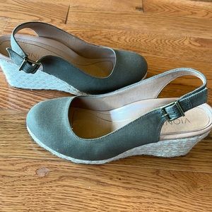 Vionic Coralina wedge sandals. Size 9 wide
